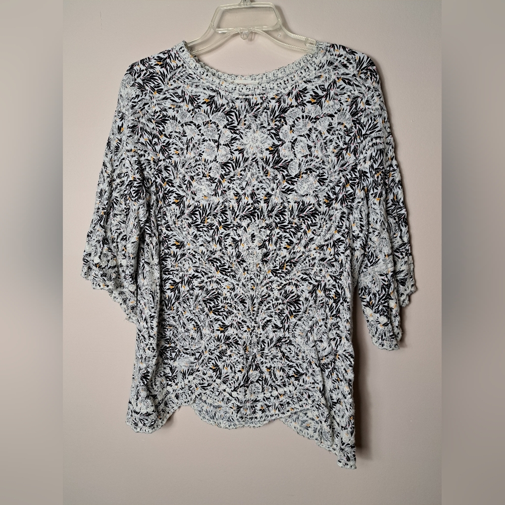 SOLITAIRE Floral Embroidered Scalloped Bohemian Tunic Blouse Size Large